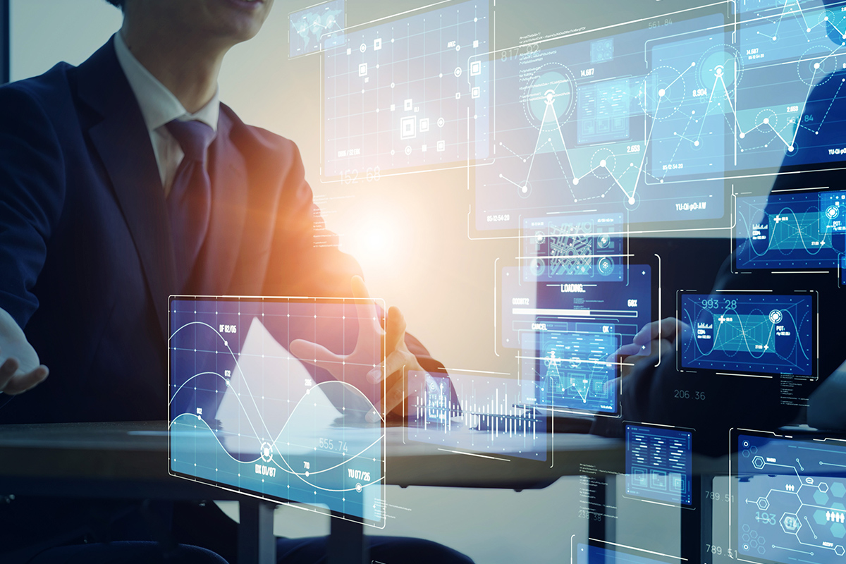 IT系のコンサルをしている男性の画像